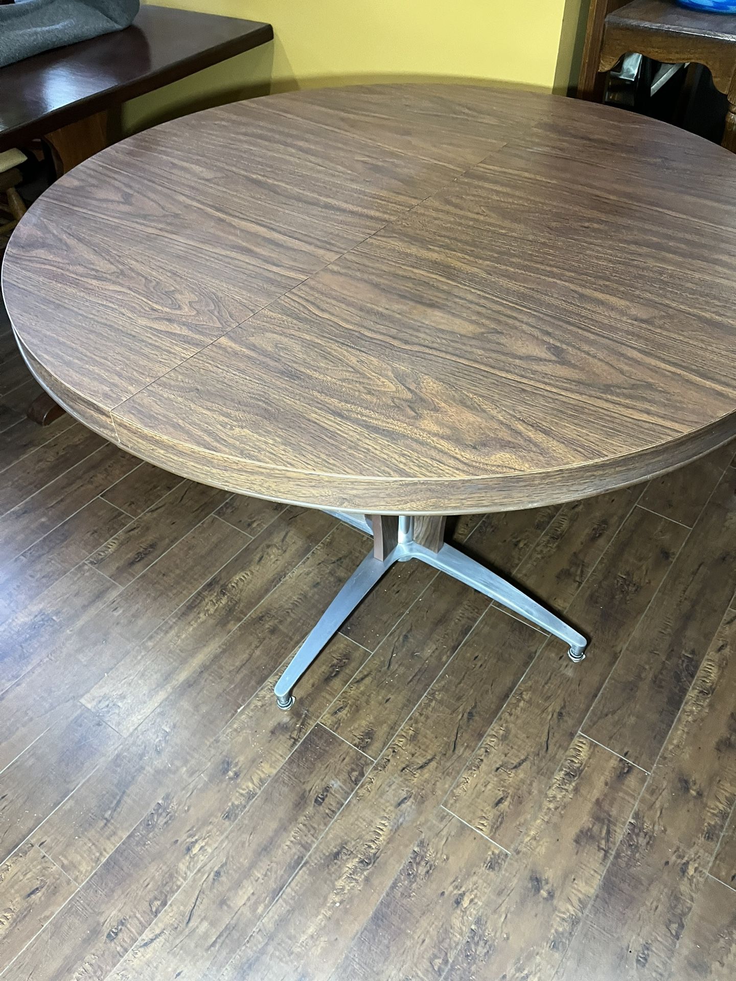 Mid Century Modern Round Dining Table