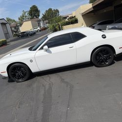 Dodge Challenger Sxt