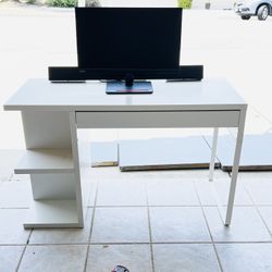 Beautiful White IKEA Desk W/ Built In Storage