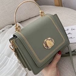 Brand New Gorgeous Metal Handle Bag with Stone Lock ❤️😍