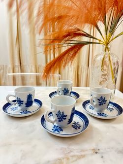 Vista Allegre Mottahede Blue and White Porcelain Demitasse Cup and Saucer Set of 4