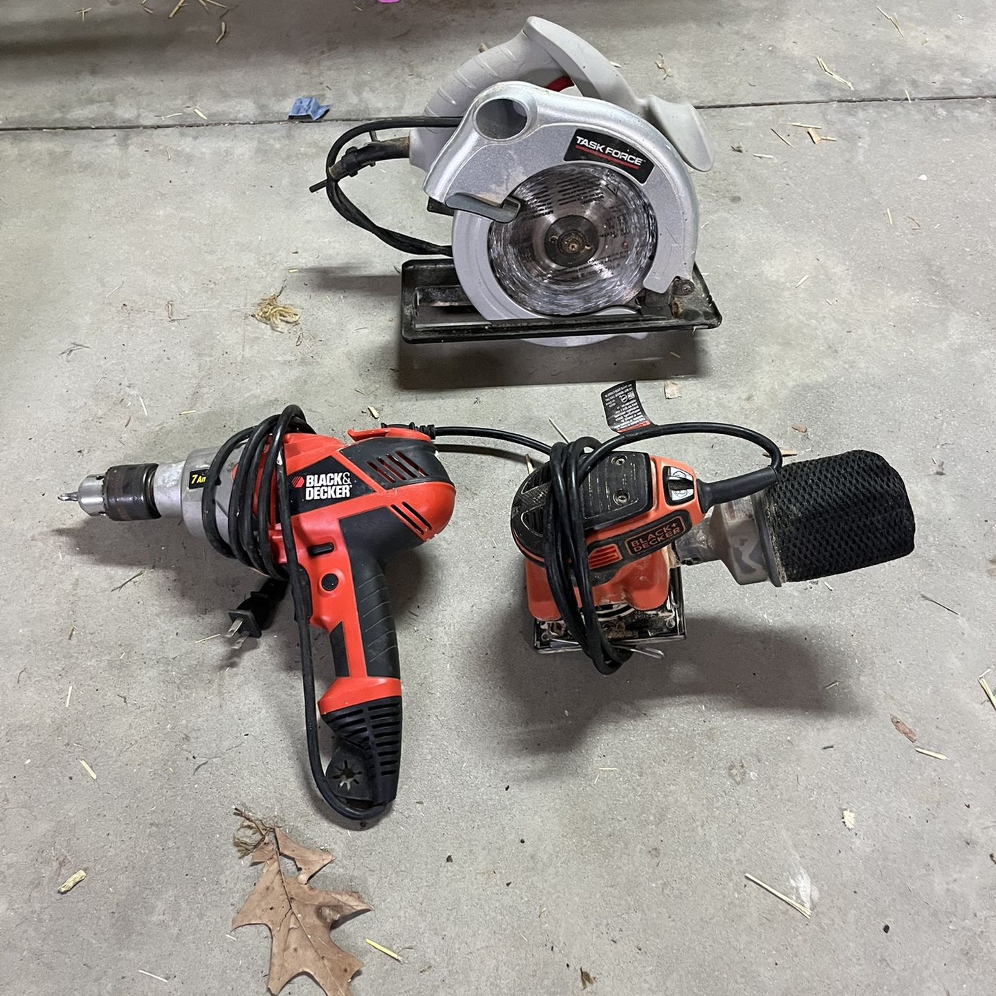 Set of 3 Power Tools - Sander, Skill Saw, and Drill