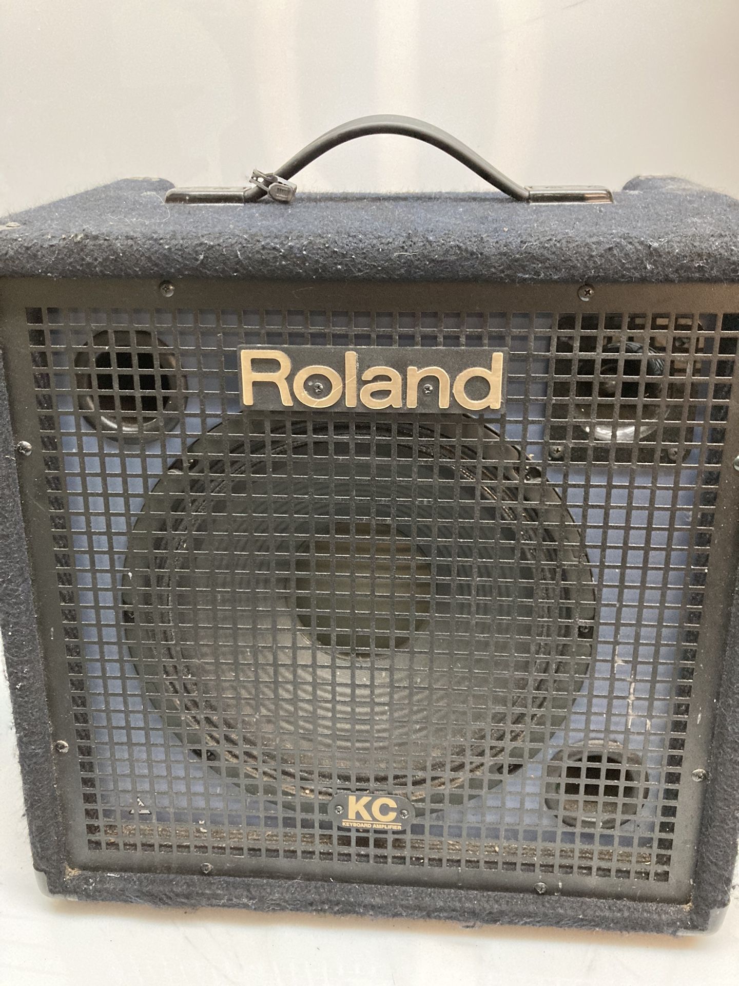 Roland KC – 350 4 Channel 120 W stereo mix in keyboard amplifier