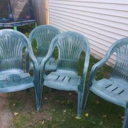 4 Outdoor Green Chairs!