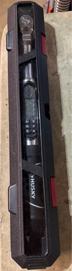 Husky 3/8 digital torque wrench (like new)