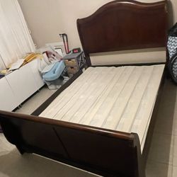 Wood Queen Sized Bed Frame (60x80”)