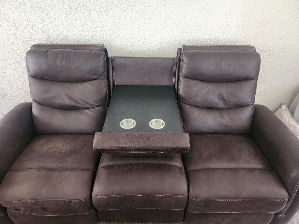 Electronically Reclining Couch