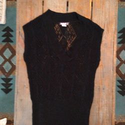 Black Crotchet Sleeveless Vest 