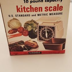 VINTAGE KITCHEN SCALE