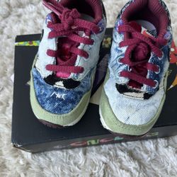 Toddler Nikes Size 6c