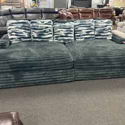 Labor Day Pre Sale🚨Pull Out Sleeper Sectionals & Chaise Loungers All In Stock 40-70% Off Retail🤑