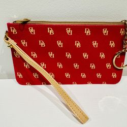 Dooney bourke *NEW Leather Wristlet Slim