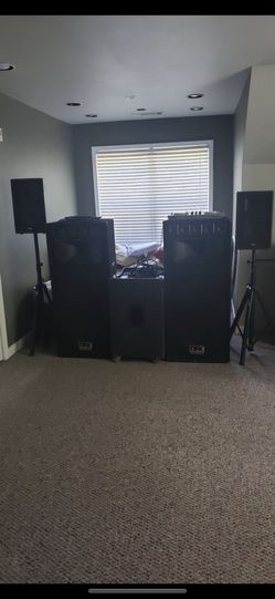 Dj equipment