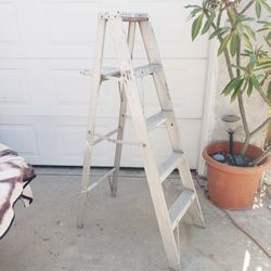 Aluminum Ladder  - 5 Ft