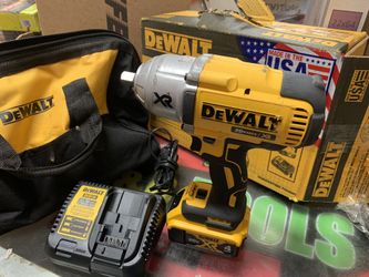 Dewalt Brushless 20vMax XR 1/2” High Torque Impact Wrench Kit With Detent Anvil