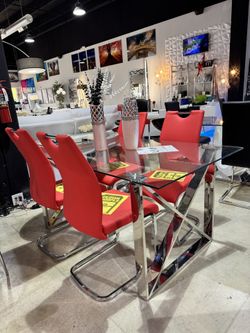 5 pieces dining set MUST GO