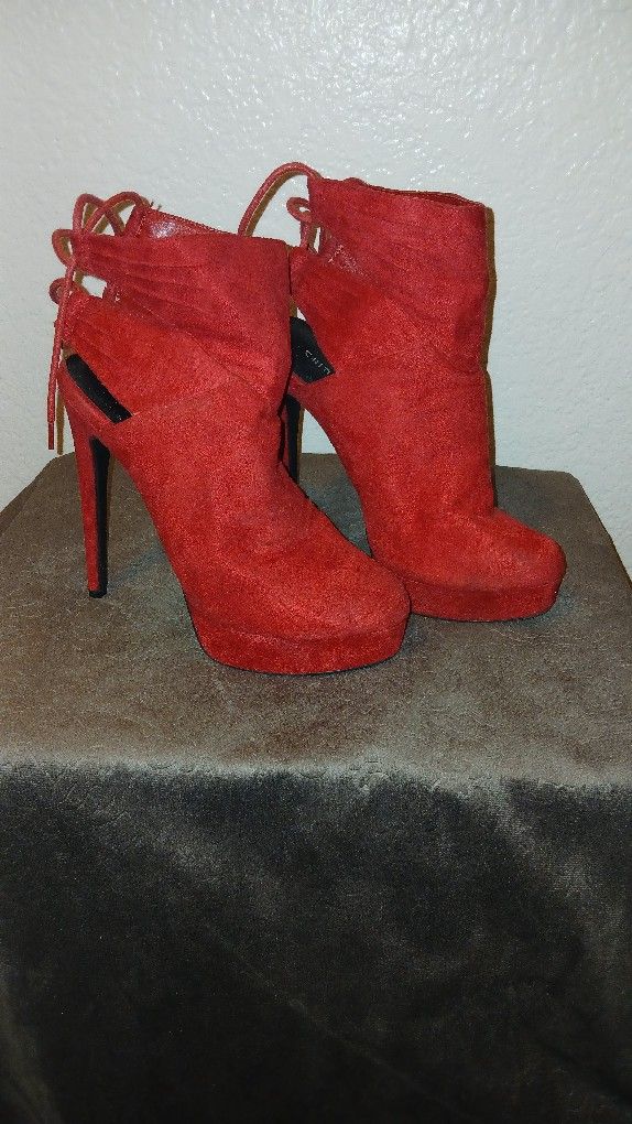 Red Platform Pumps