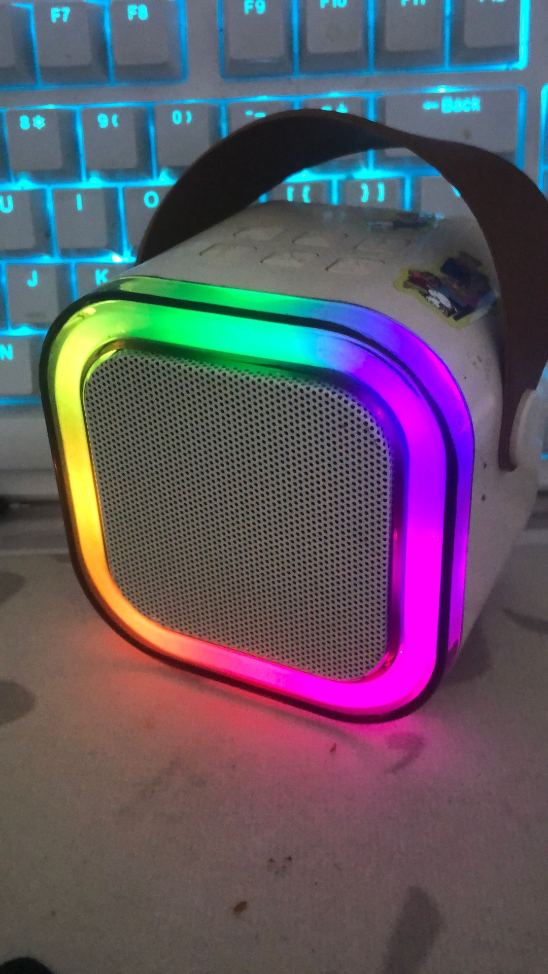 Mobile small speakers