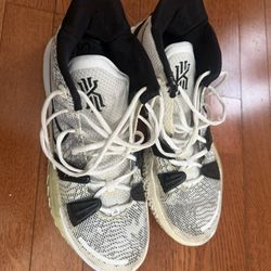 Pre-Owned Nike Kyrie 7 Brooklyn Beats Black White CQ9326-100 Mens Size 11.5