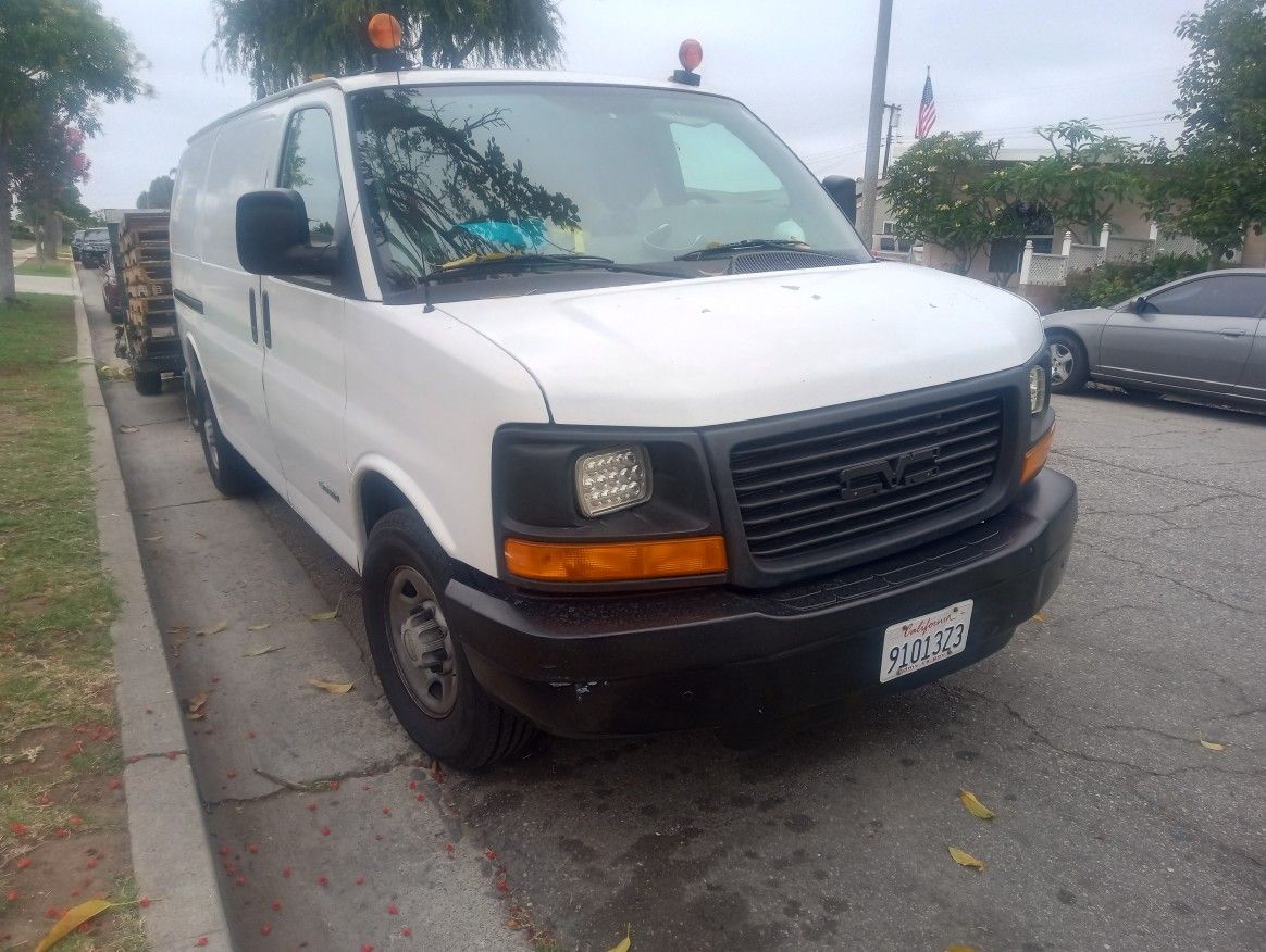 Chevy Express 2500 06
