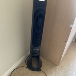 Honeywell Standing Tower Fan with Remote – Excellent Condition