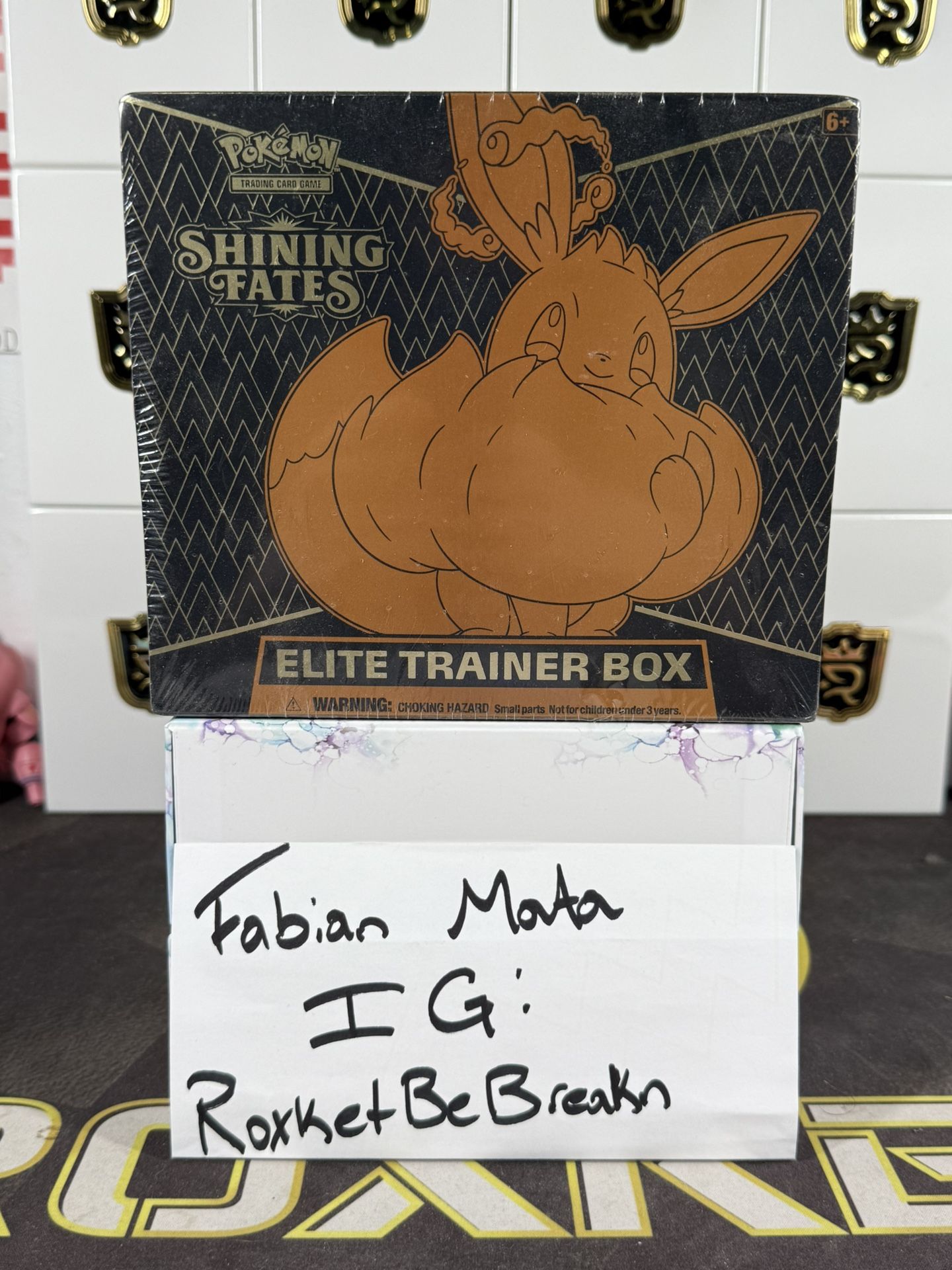 Pokemon Sealed Shining Fates ETB