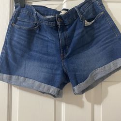LEVIS SHORTS!