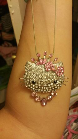 Kitty necklace