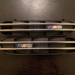 2006-2010 OEM BMW M5 E60 Fender Grills