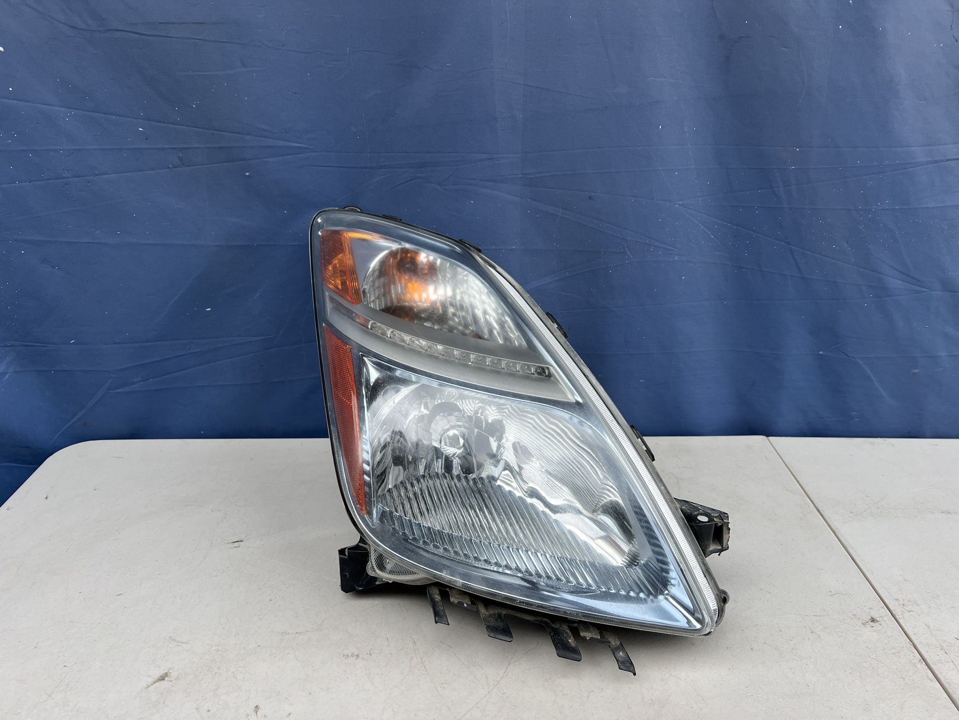 2006-2009 Toyota Prius Headlight OEM