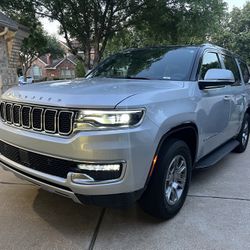 2022 Jeep Wagoneer 