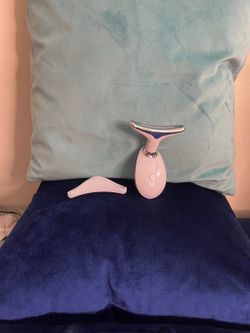 Facial massager