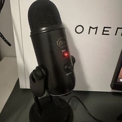 LOGITECH BLUE YETI MICROPHONE