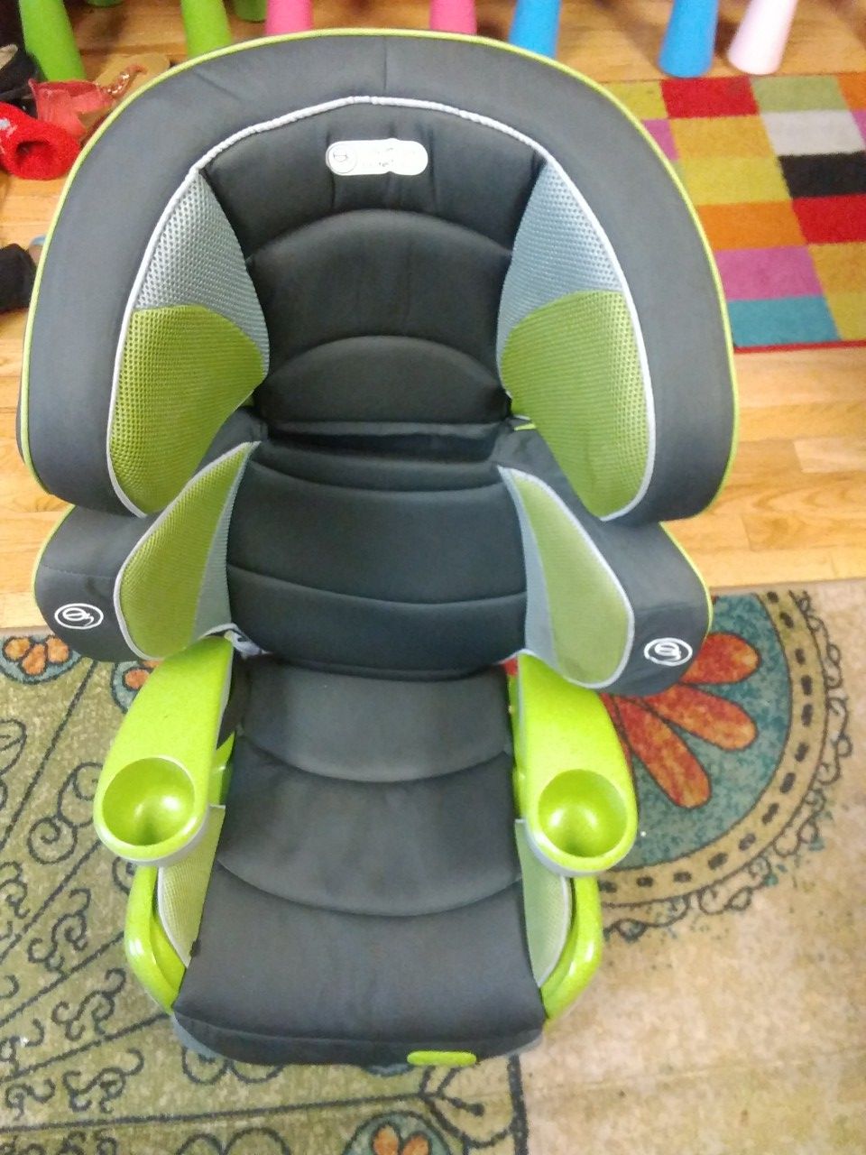 Overflow booster seat