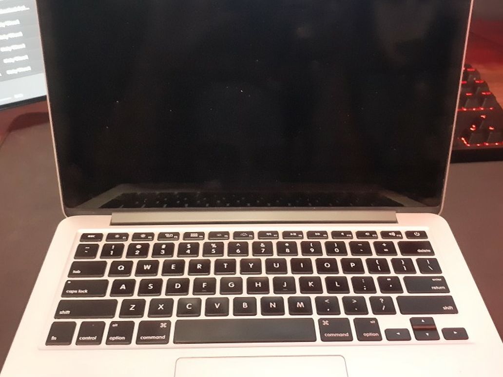 Macbook PRO Early 2013| Great Condition!| i7 8GB Ram, 256gb Storage (SHIPPING ONLY!!!)