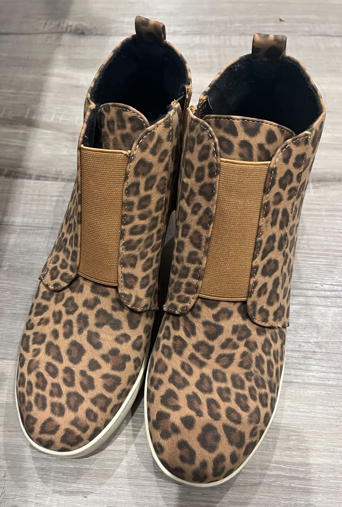 Athlefit Leopard print wedge bootie - Size 8