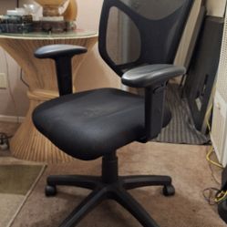 Adjustable Mesh Task Chair
