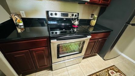 Frigidaire Electric Range/Stove