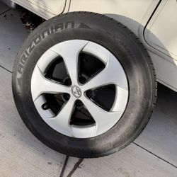 Single (1) Toyota Prius wheel 195 65 15 all season tire
