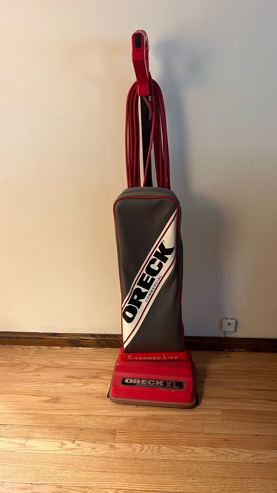 Oreck Demo U2000R Vacuum