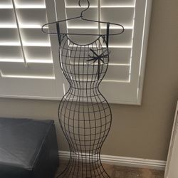 Black Metal Hanger