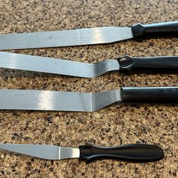 Baking Utensil's Sold as set