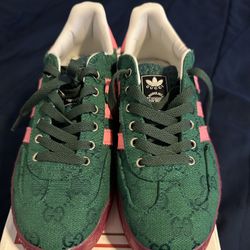 New Adidas Gazelle’s Size 5.5 