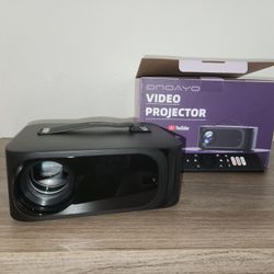 Indoor/outdoor 4K Smart TV Projector