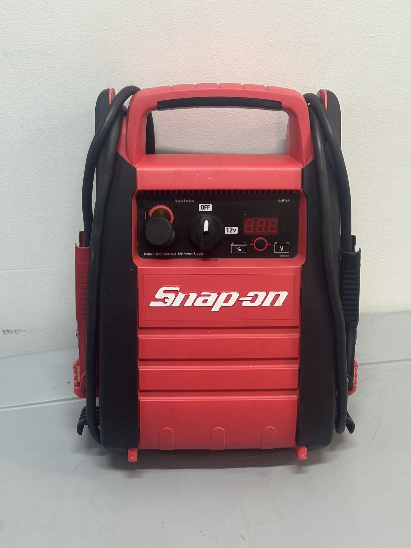 Snap On Tools Deluxe Battery Jumpstarter with 12v Power Supply EEJP500