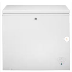 NEW GE Garage Ready 7.0 cu. ft. Manual Defrost Chest Freezer in white