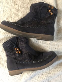 Muk Luks Shoes Size 7