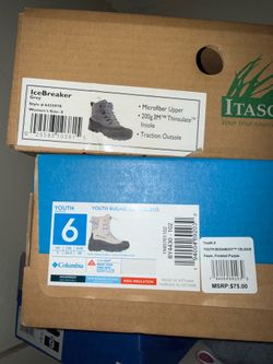 Snow boots