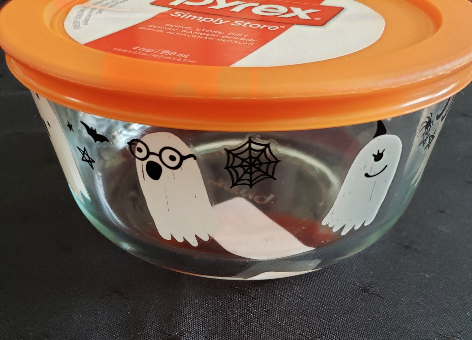 Pyrex Halloween Ghosts - 4 Cup Storage