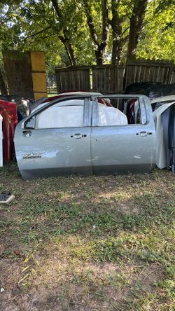 2020-24 Chevy Silverado/GMC Sierra 2500 left side doors